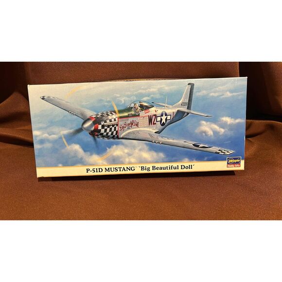 Hasegawa 1/48 P-51D Mustang ' Big Beautiful Doll Open Model Kit - Picture 2 of 6
